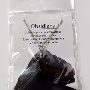 Dije con Cadena Obsidiana