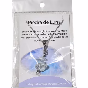 Dije con Cadena Piedra de Luna